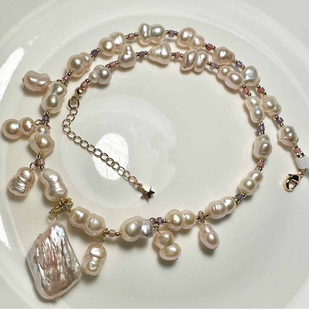 K6- Freshwater Baroque Pearl Necklace with Iridescent and Pink Details 17 inches